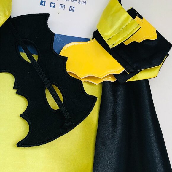 New w/Tag-Great Pretenders Batman Costume Set w/ Cape, Mask, Wristbands Size 3-4 - Picture 6 of 16